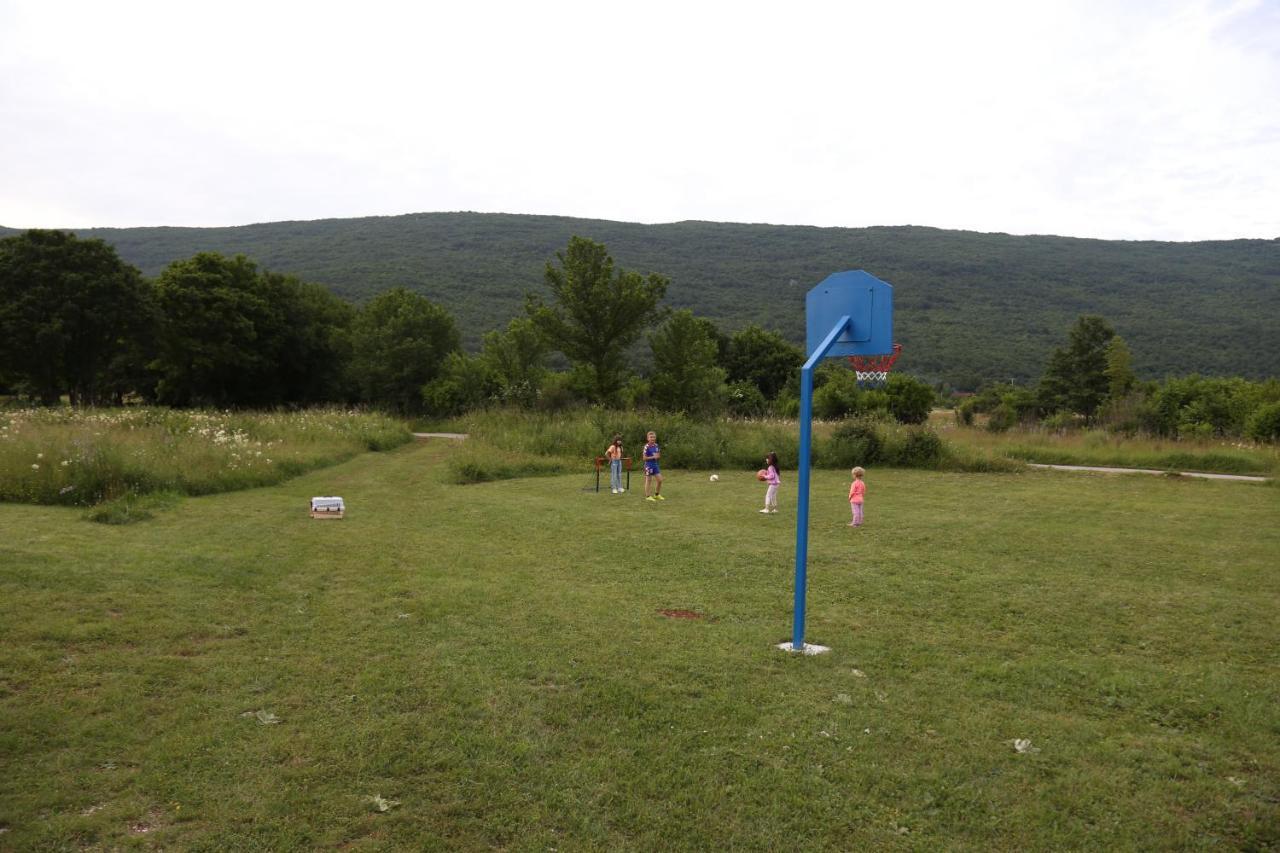 Gacka Valley Licko Lesce Exteriér fotografie